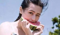 女生很愿意吃瓜,揭秘女生热衷吃瓜的奥秘