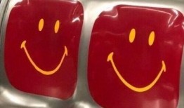 吃瓜吃饭搞笑文案,饭桌上的吃瓜趣事