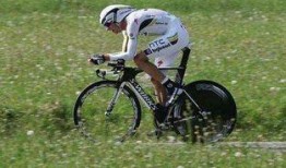 吃瓜骑车男,吃瓜骑车男生的意外冒险