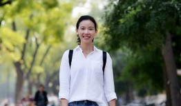 爱笑的女孩吃瓜,揭秘爱笑女孩的欢乐生活”