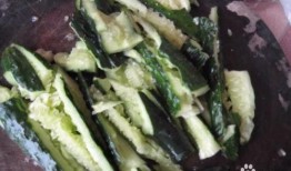 濑瓜凉拌怎么吃,夏日清爽开胃的夏日美食新体验