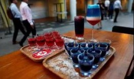 酒吧吃瓜群众照片,吃瓜群众镜头下的欢乐时光