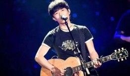 赵雷吃瓜照片,捕捉娱乐圈最新热点