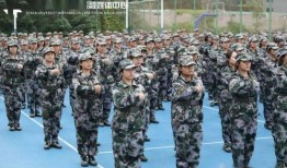 潍坊军训吃瓜教学,吃瓜学生见证成长瞬间