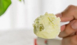 蜜瓜冰激凌怎么吃,夏日清凉新食尚，尽享甜蜜滋味