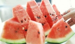 孕妇吃瓜还是吃青菜好呢,瓜类与青菜哪个更佳？