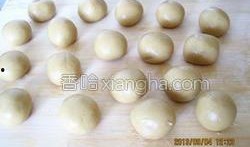 欢欢吃月饼哈密瓜,月饼与哈密瓜的甜蜜邂逅