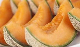 胃痛可以吃西瓜哈密瓜吗,西瓜与哈密瓜的食用指南