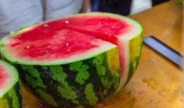 绍兴越秀学校吃瓜